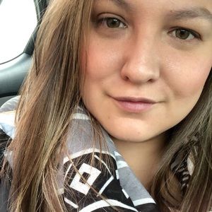 Meet your Posher, Katelyn